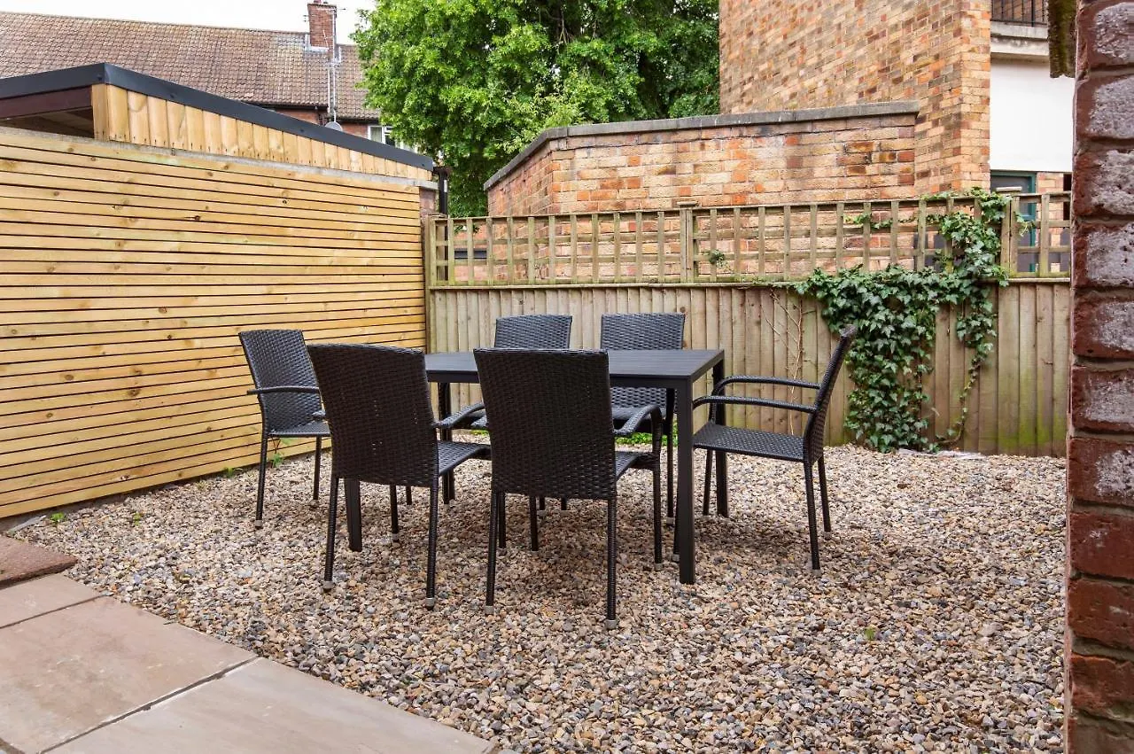 Piccadilly Place - 3 Bedroom House York
