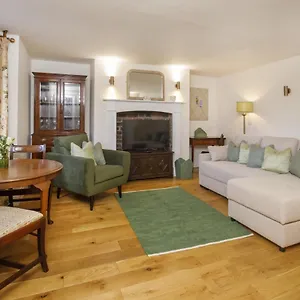 The Square Garden In For Up To 4 Guests York